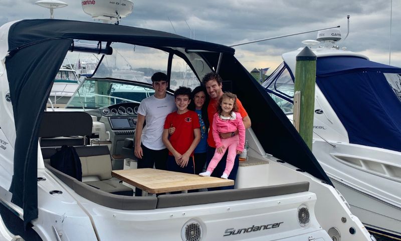Clarks Landing Yacht Sales Customers on New Boat